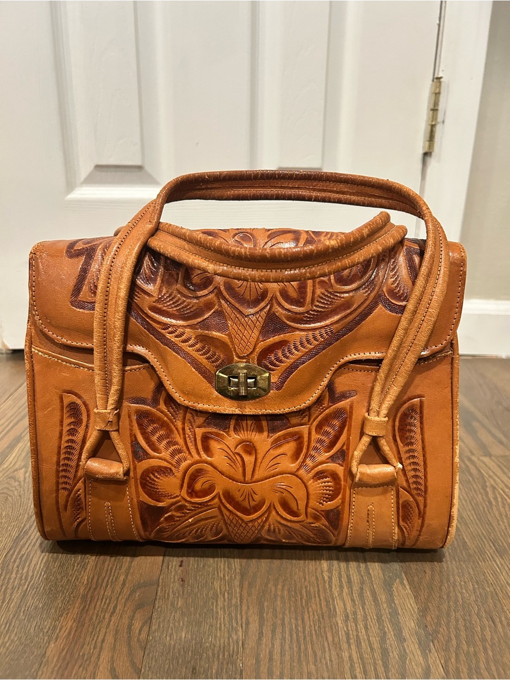Avelar’s Hand-Tooled Tan Leather Satchel Handbag
